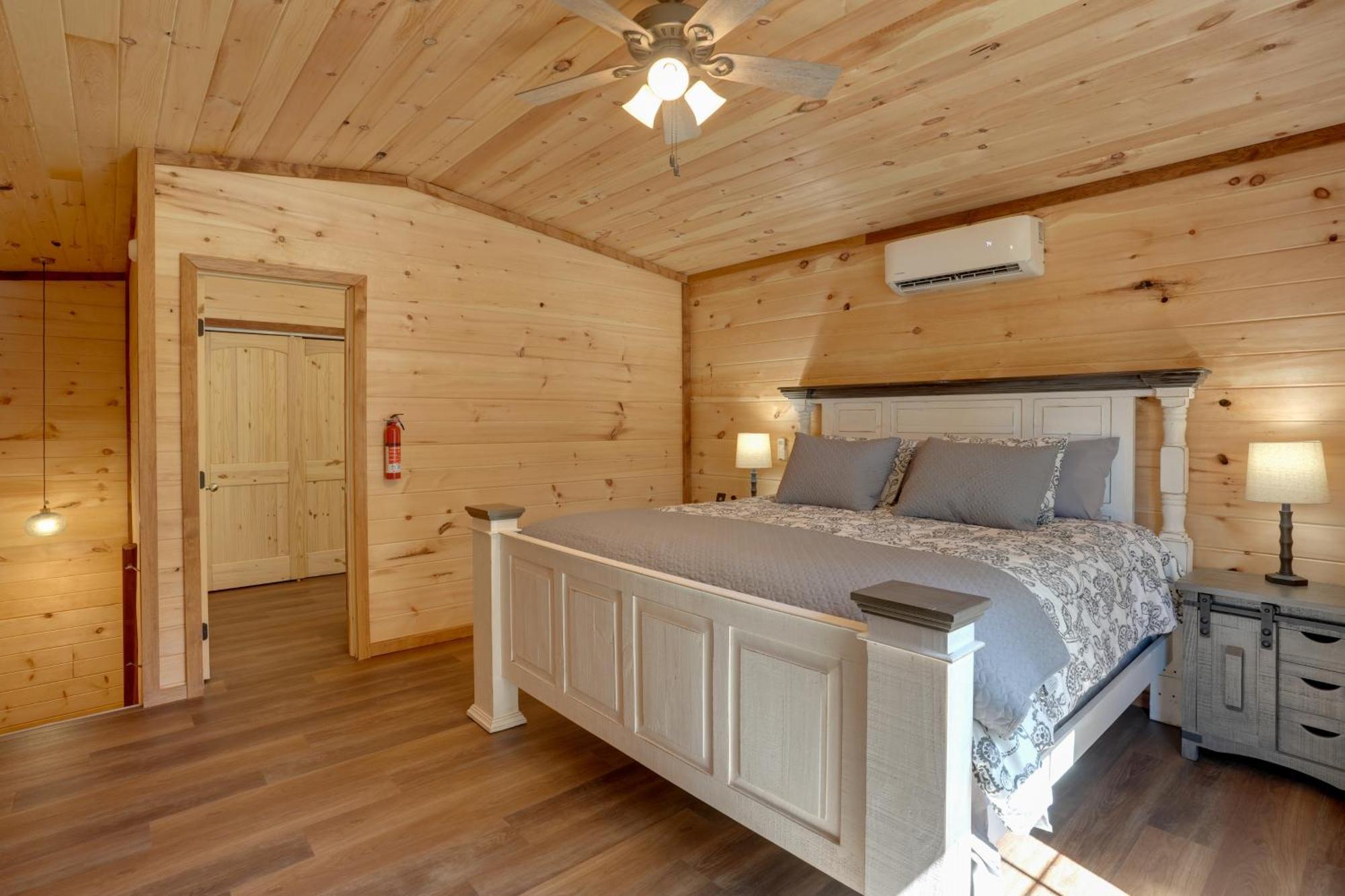 Lakeside Trenton Cabin On 7-Acre Property! Exterior photo
