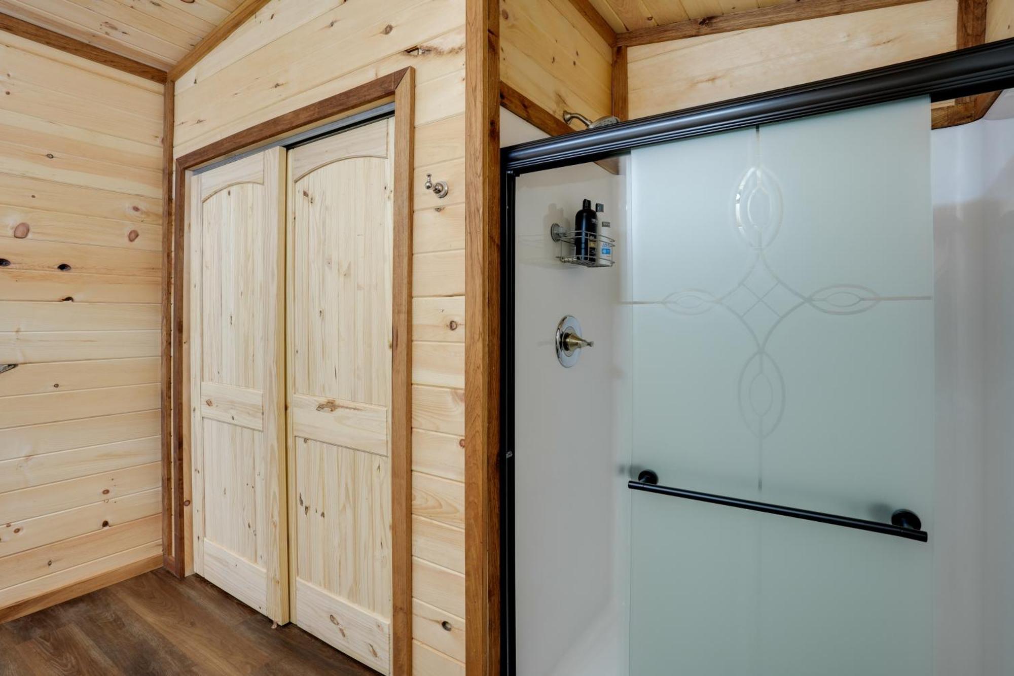 Lakeside Trenton Cabin On 7-Acre Property! Exterior photo
