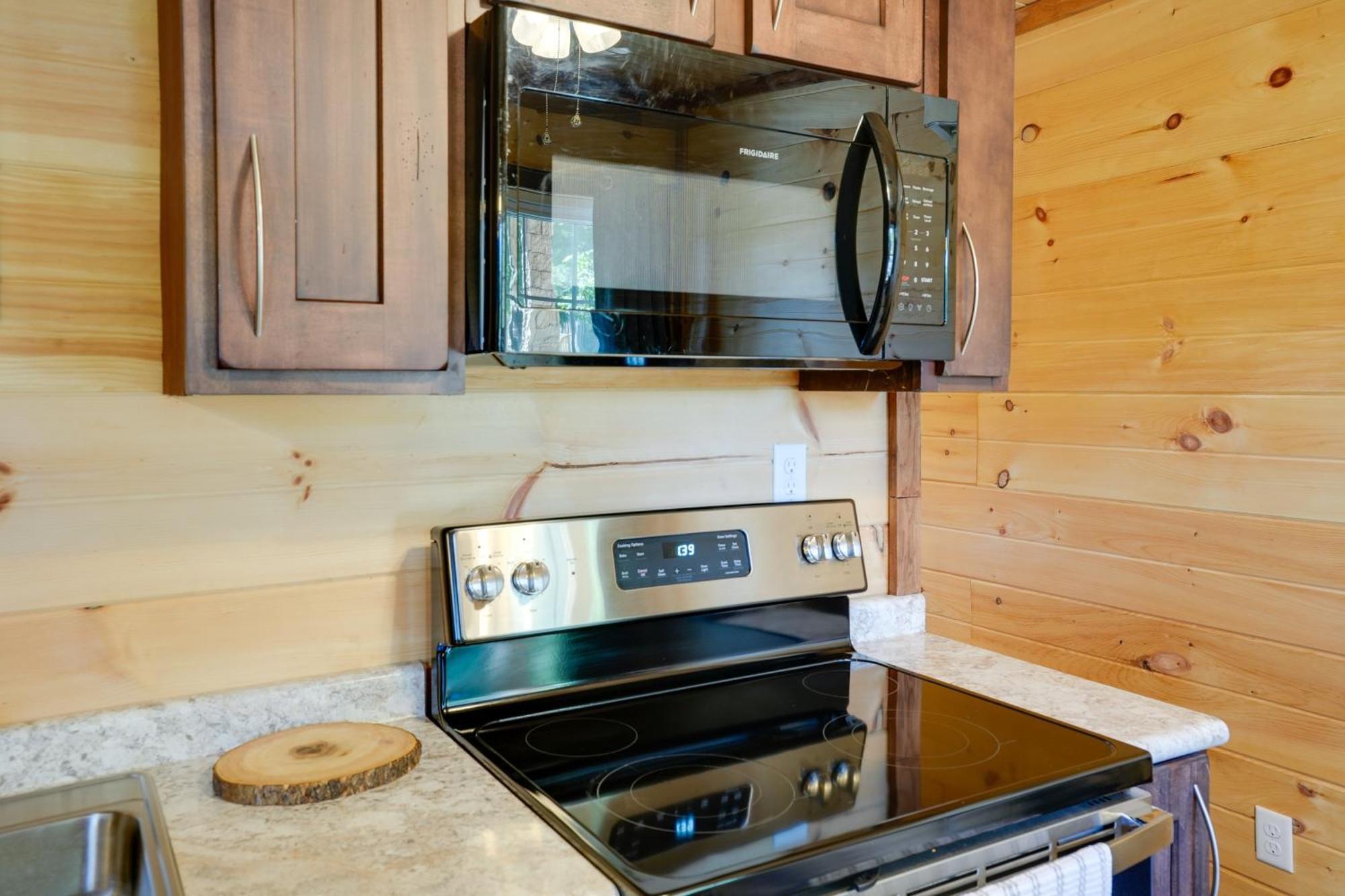 Lakeside Trenton Cabin On 7-Acre Property! Exterior photo
