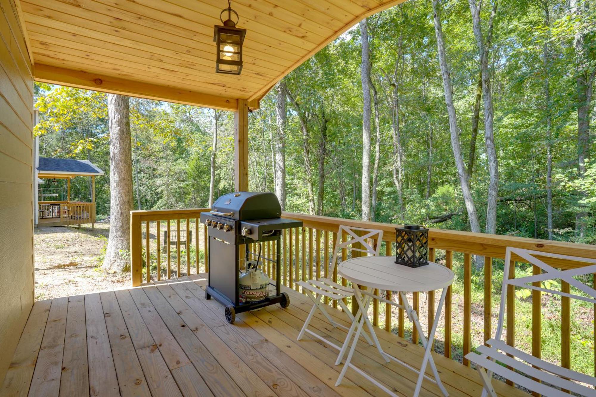 Lakeside Trenton Cabin On 7-Acre Property! Exterior photo